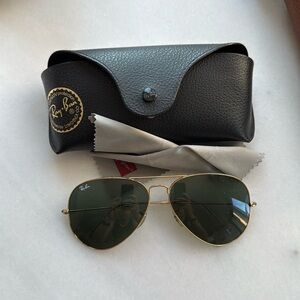 Ray Ban Classic Aviator Sunglasses (With Case)